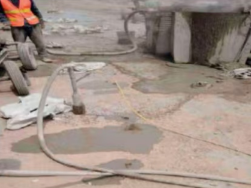 桃江水泥混凝土路面板底注浆技术 路面脱空注浆整治方案